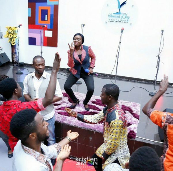 sopp Nikki Laoye performing